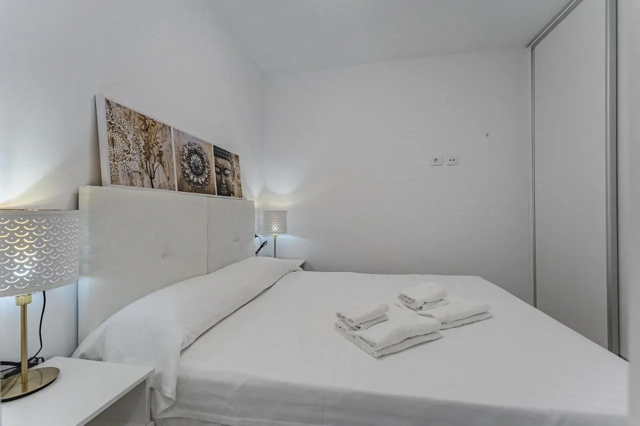 Appartement 303. Modern, Sunny Ifonche With Wifi à Costa Adeje  Costa Adeje (Tenerife)